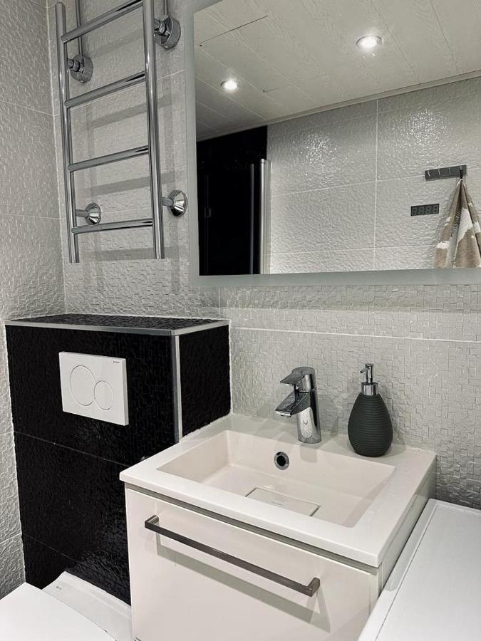 Apartment Modern 1 Bedroom With Free Parking